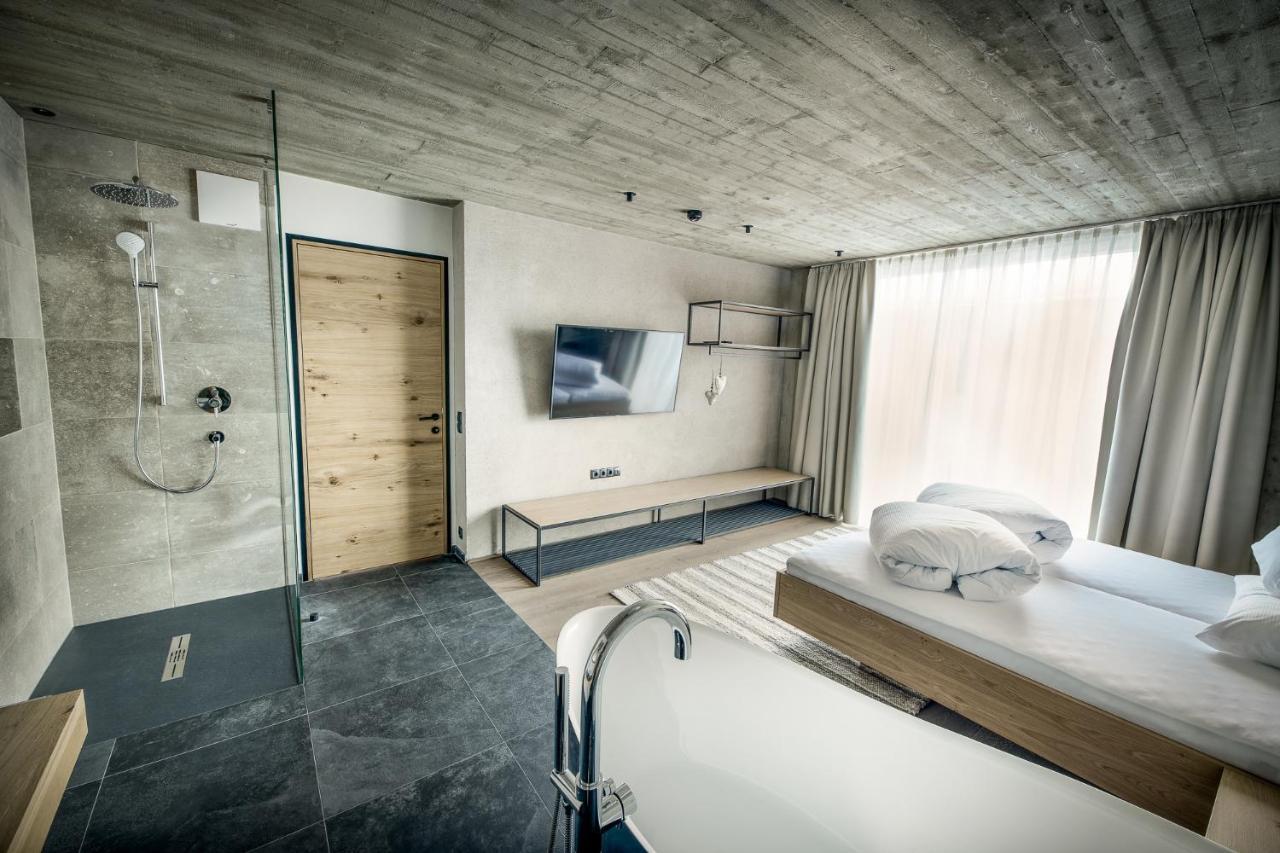 Glanz & Glory Appartements Laengenfeld Exterior photo